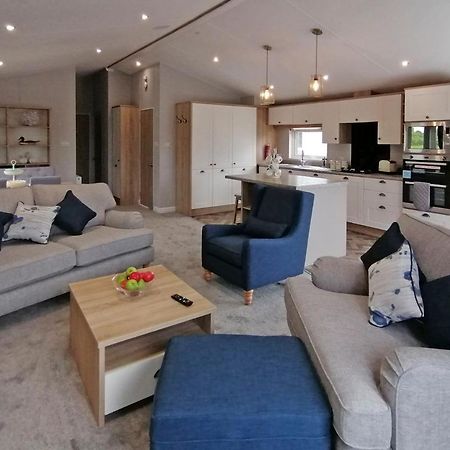 The Springs Lakeside Holiday Park Fladbury Kültér fotó