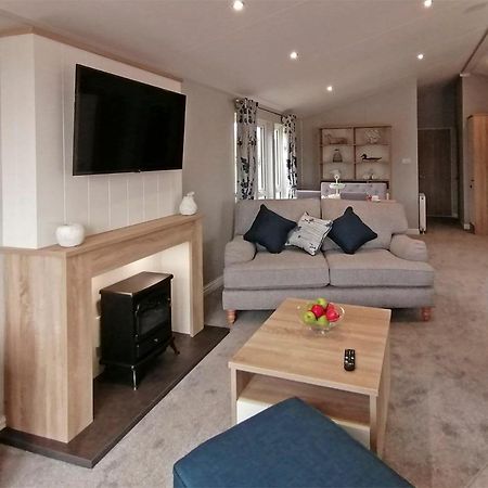The Springs Lakeside Holiday Park Fladbury Kültér fotó